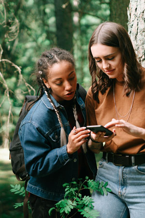 Using Geolocation to Play Games in the Great Outdoors